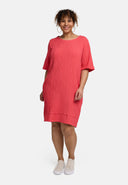 'Crissa' klänning – plisserad, mjuk & figursmickrande