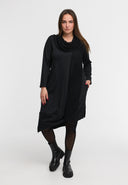 Gúna 'Lunet' – nua-aimseartha, galánta & le dearadh láidir carachtair