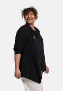 Casaco 'Valeria' – leve, assimétrico e moderno