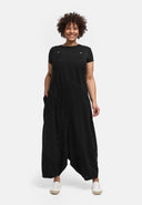 'Liva' Latzhose – compordach, faiseanta & gan am