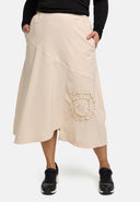 Saia 'Livia' – Linha A, assimétrica e elástica