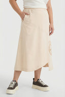 Saia 'Livia' – Linha A, assimétrica e elástica